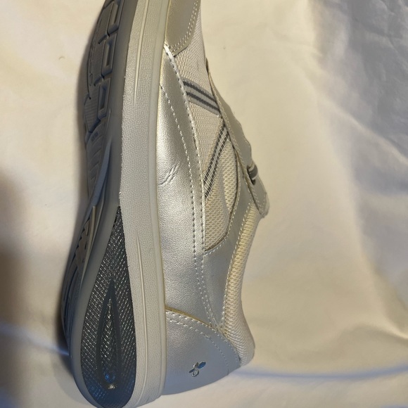 Grasshoppers Gel-fit Performance Sneakers - Picture 3 of 8